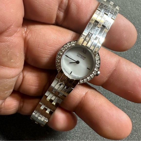 Citizen Eco-Drive Watch Women Silver Tone Pave B023-S001587  For Parts/Repair - Picture 2 of 11